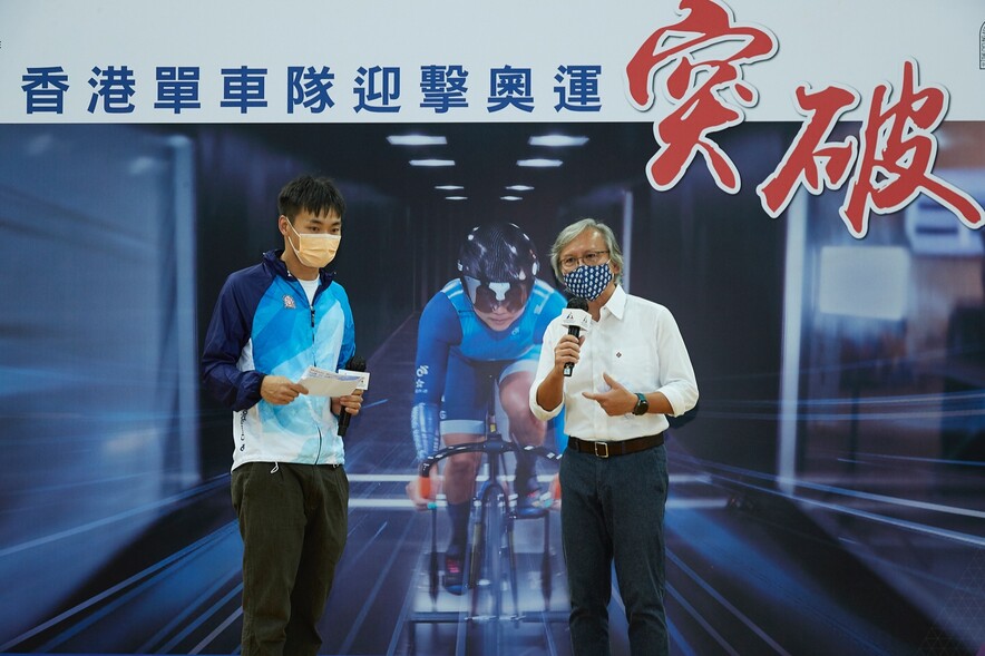 <p>Mr Chau Dor-ming, Executive Committee Member of CAHK and Mr Louis Shih, Founder of Champion System (right)</p>
